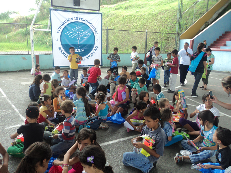 la-escuela-de-la-isabela-de-montenegro-celebro-un-dia-para-el-nino