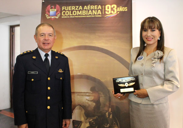 images_fotos_colombia_bogota_premioalas23nov2012_premioalas23nov2012444-1