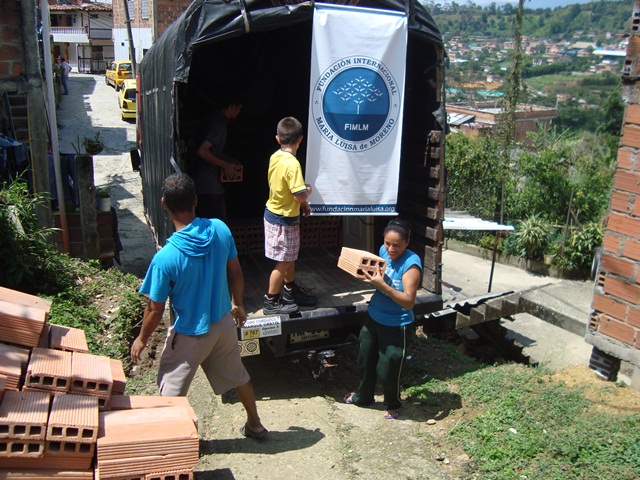 la-fundacion-realiza-entrega-sorpresa-llenando-de-mucha-felicidad-a-una-familia-en-el-municipio-de-la-estrella