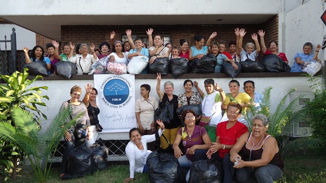 entrega-de-kits-de-confeccion-a-mujeres-confeccionistas-de-medellin
