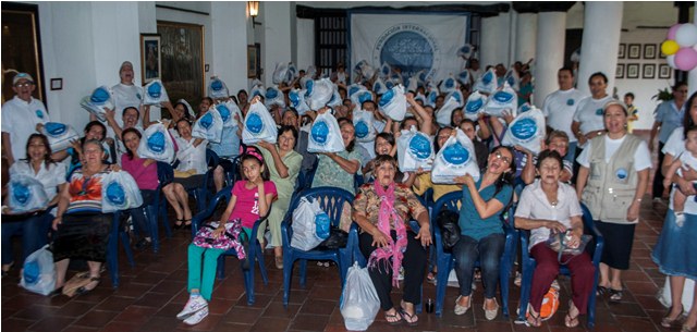 mas-de-150-mercados-entregados-en-san-gil