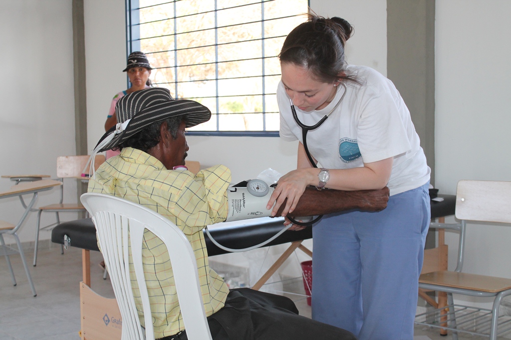 con-una-brigada-de-salud-se-evidencia-el-compromiso-con-los-wayuu