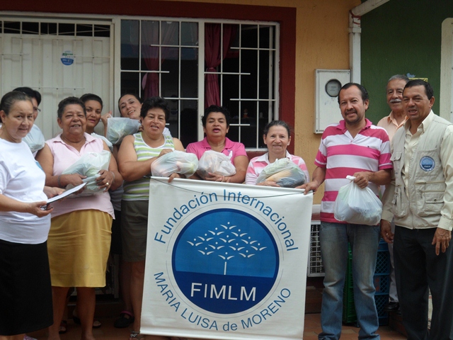 entrega-de-mercados-en-villampis