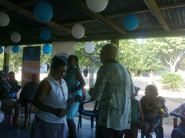 en-el-banco-los-abuelitos-celebraron-su-dia