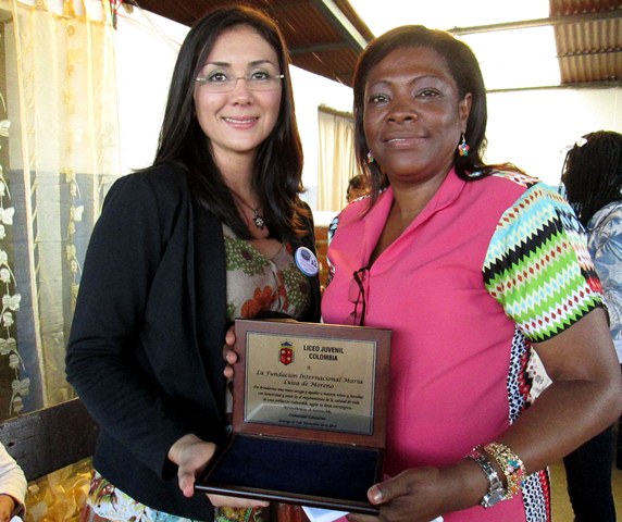 images_fotos_colombia_valle_cali_reconocimiento_por_ensenar_ayudando_reconocimiento_por_ensenar_ayudando005-1