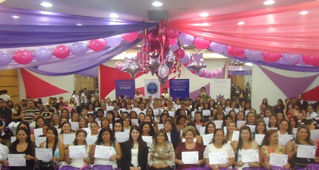 majestuosa-graduacion-de-grandes-mujeres-en-cucuta