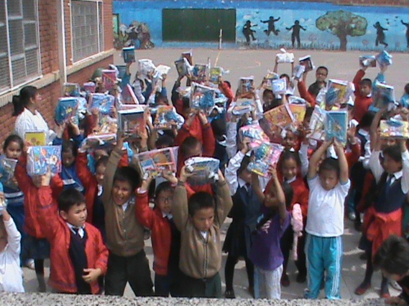 ninos-y-ninas-de-fontibon-reciben-una-ayuda-para-su-educacion
