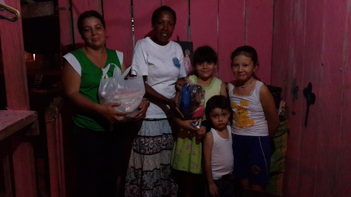 entrega-de-mercado-para-familia-recicladora