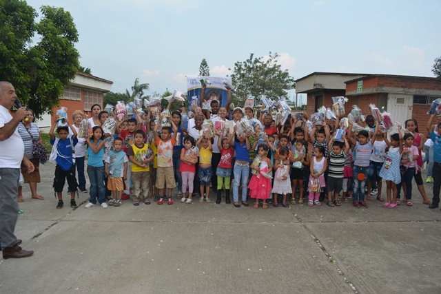 mas-de-100-ninos-de-yumbo-ahora-con-herramientas-para-ir-clases