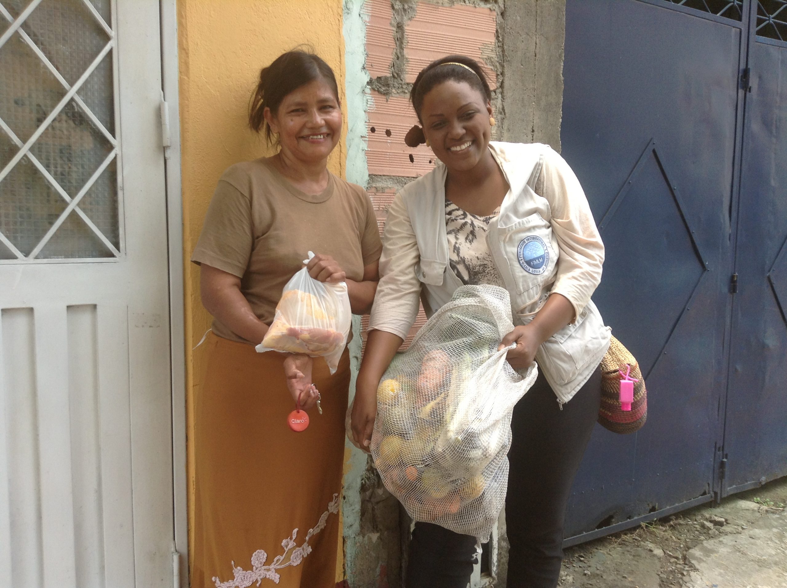 madre-con-discapacidad-recibe-ayudas-para-su-familia