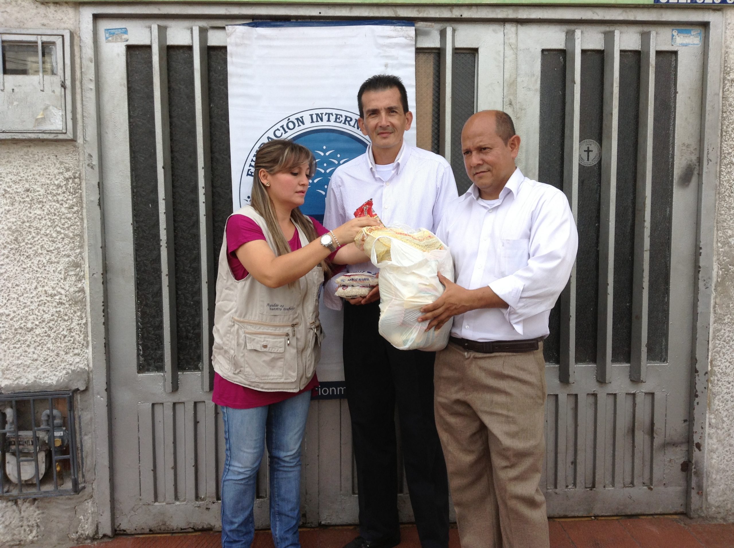 padre-agradece-la-entrega-de-mercado