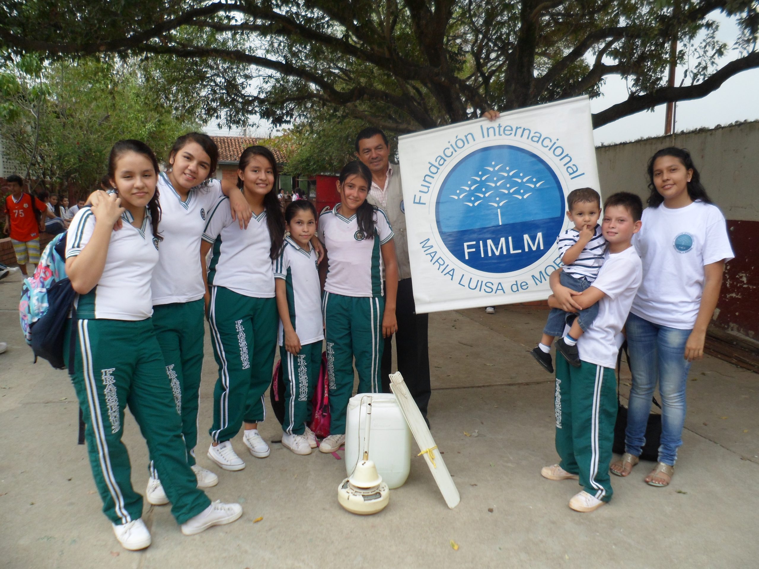 ayudas-para-los-ninos-del-colegio-bellavista-en-giron-santander