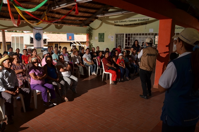 mercados-y-ayudas-a-la-mesa-de-los-santos-en-santander