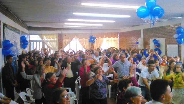 al-ritmo-de-cumbia-personas-mayores-de-kennedy-celebran-su-dia