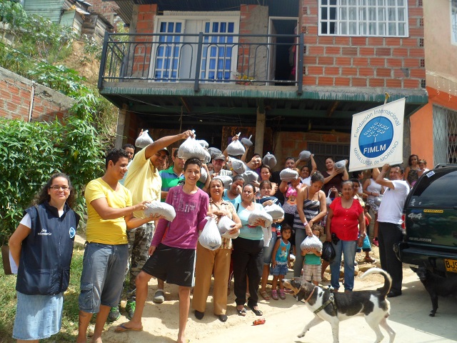 images_fotos_colombia_santander_giron_2015_febrero_13022015gironcomidaparaperros_13022015gironcomidaparaperros1