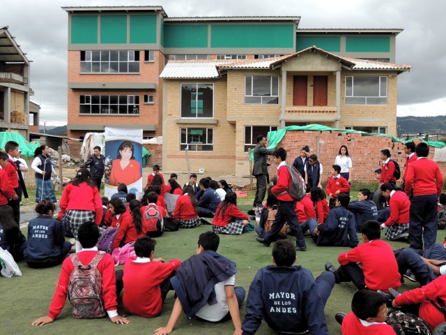 colegio sn isidro 13 abril 001