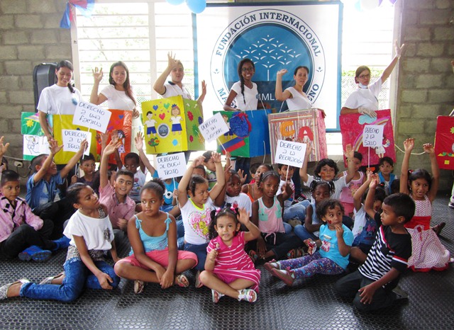 una-vez-mas-la-fundacion-se-hace-presente-con-la-campana-un-dia-para-el-nino-en-cali