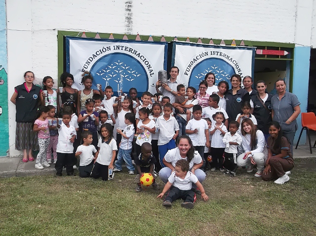 la-campana-mi-planeta-mi-ciudad-y-yo-fue-llevada-por-la-fundacion-a-ninos-de-palmira-valle