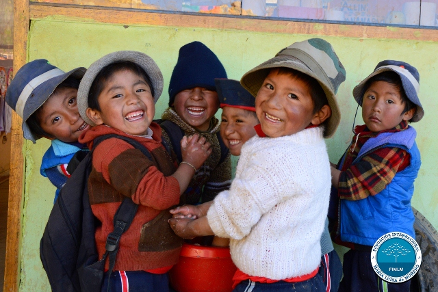 brindando-alegria-felicidad-e-impartiendo-valores-a-los-ninos-de-la-comunidad-campesina-de-sayllpata-distrito-de-colquepata-en-cusco