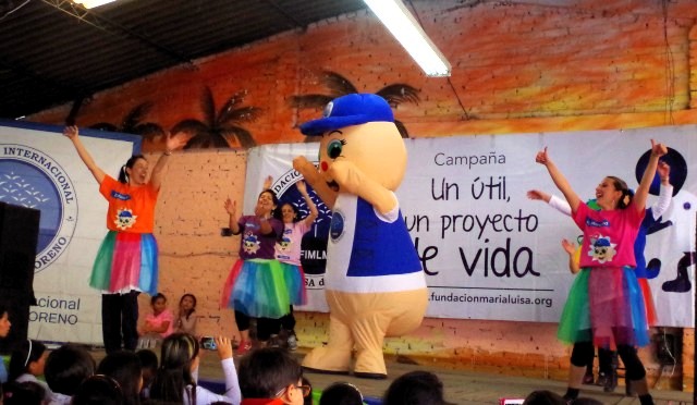 hormy-y-sus-amigos-en-el-barrio-santander-de-bogota