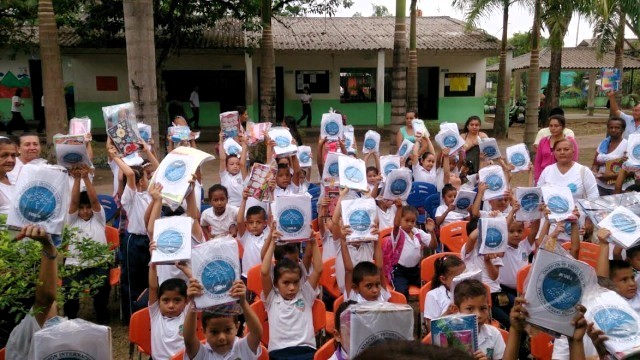 ninos-de-vereda-cocuy-reciben-kits-escolares