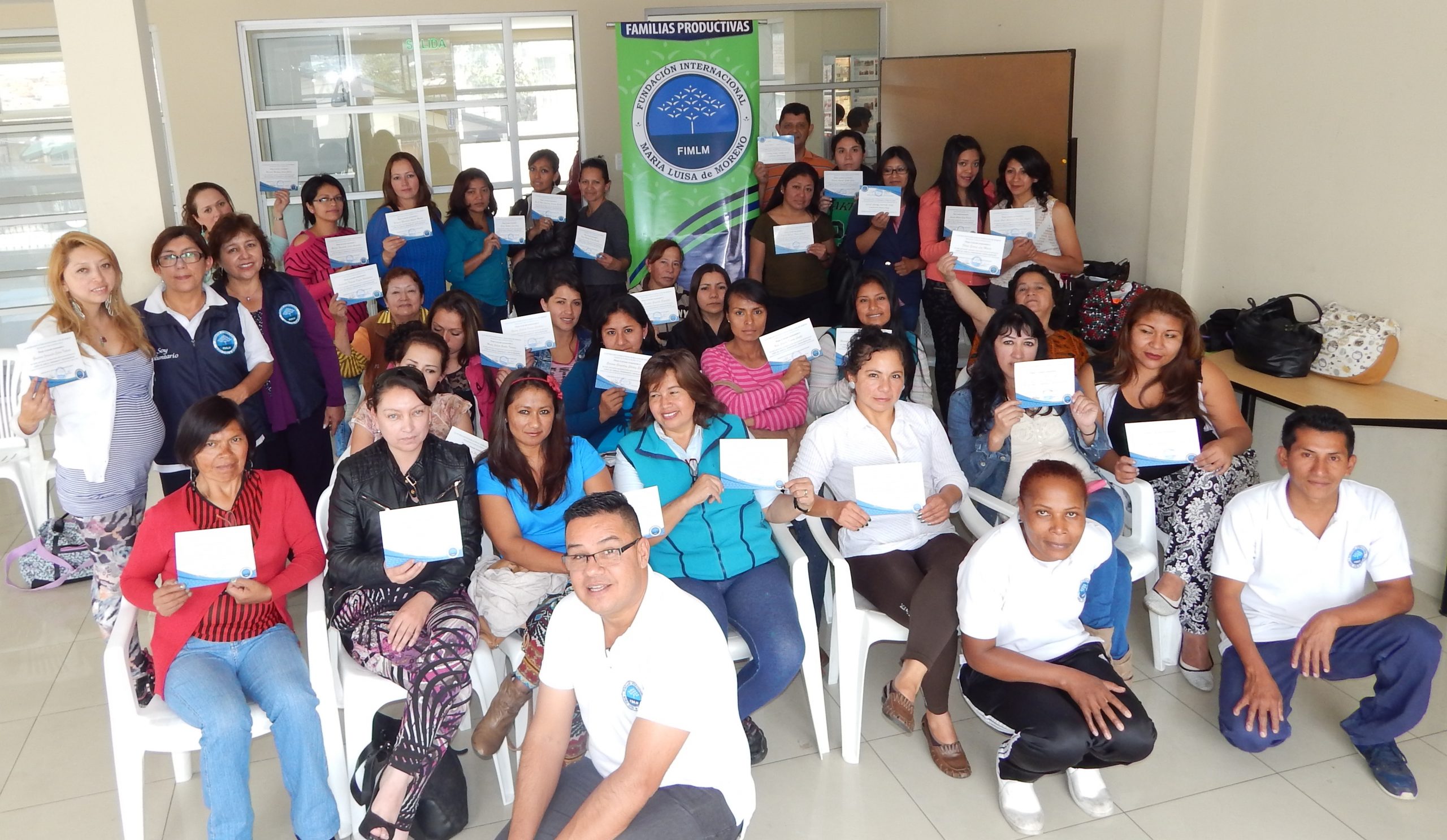 emprendedores-reciben-certificados-por-su-esfuerzo-de-aprender