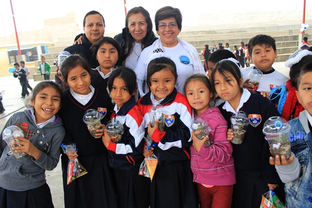 en-el-distrito-de-san-juan-de-lurigancho-sembramos-valores-con-la-campana-escuelas-verdes