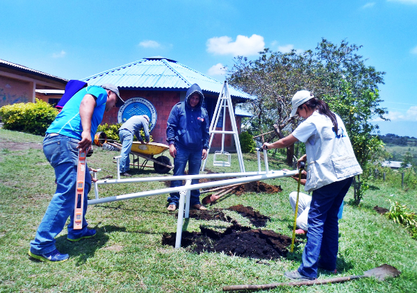 la-fimlm-construye-parque-infantil-ambiental-en-morales