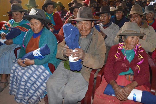 la-fundacion-agasajo-a-mas-de-100-adultos-mayores-en-cusco