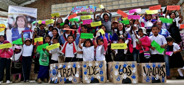 al-ritmo-del-tren-de-los-valores-los-ninos-y-ninas-misak-celebraron-cumpleanos-en-morales-cauca