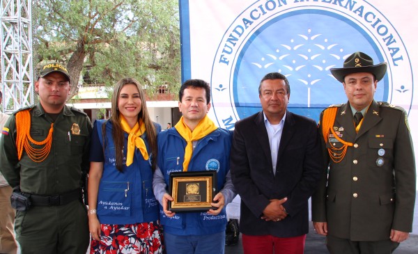 images_fotos_colombia_boyaca_2017_20oct2017reconocimientocarabinerosachica_z20oct2017reconocimientocarabinerosachica-1