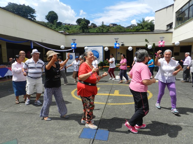 tarde-de-celebracion-con-el-adulto-mayor-en-pereira-villavicencio-2