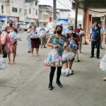 En Ecuador se entregaron sonrisas acompañadas de más de 2400 ayudas alimentarias.