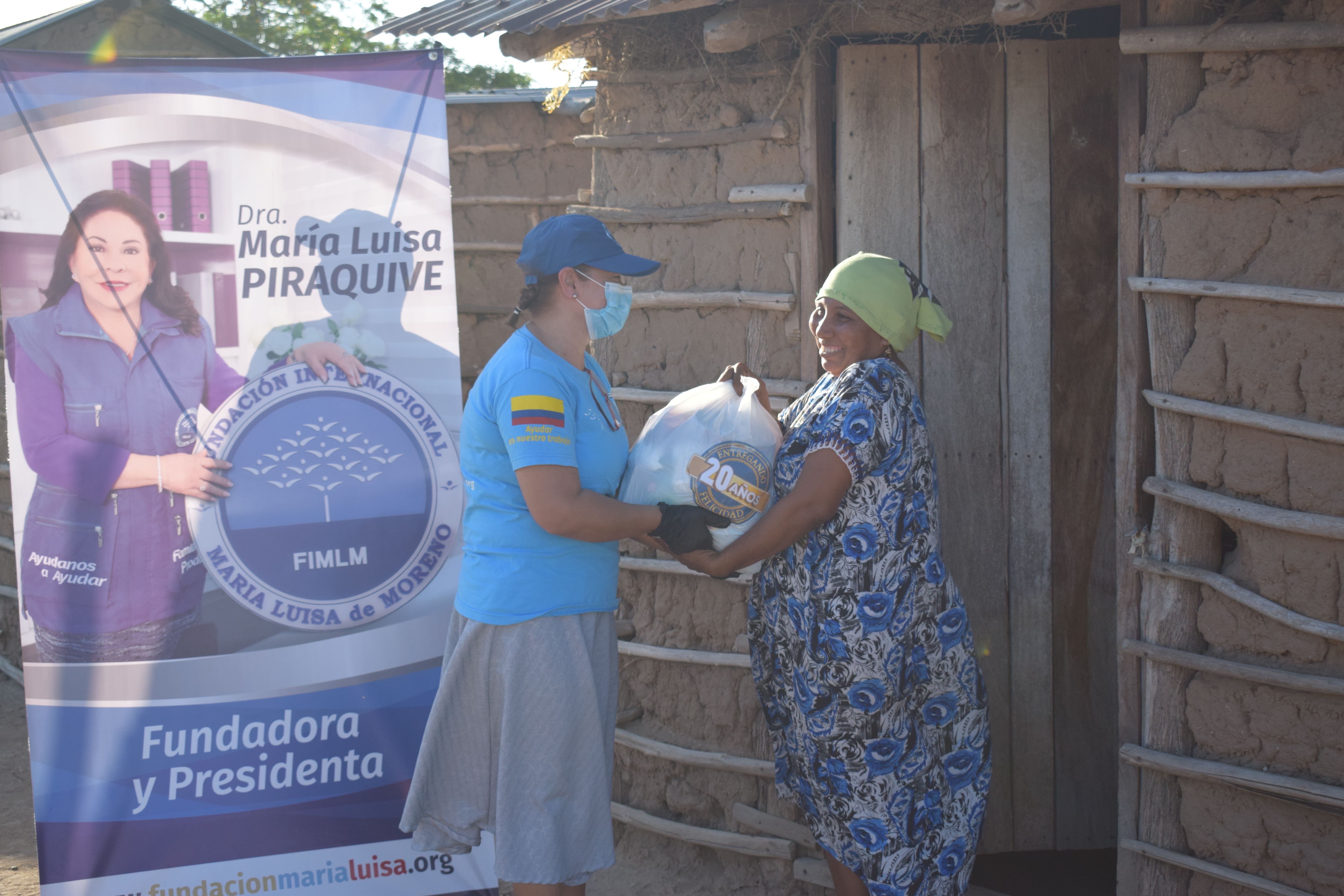 entrega-de-ayudas-a-familias-de-la-rancheria-jasaishiao-la-guajira