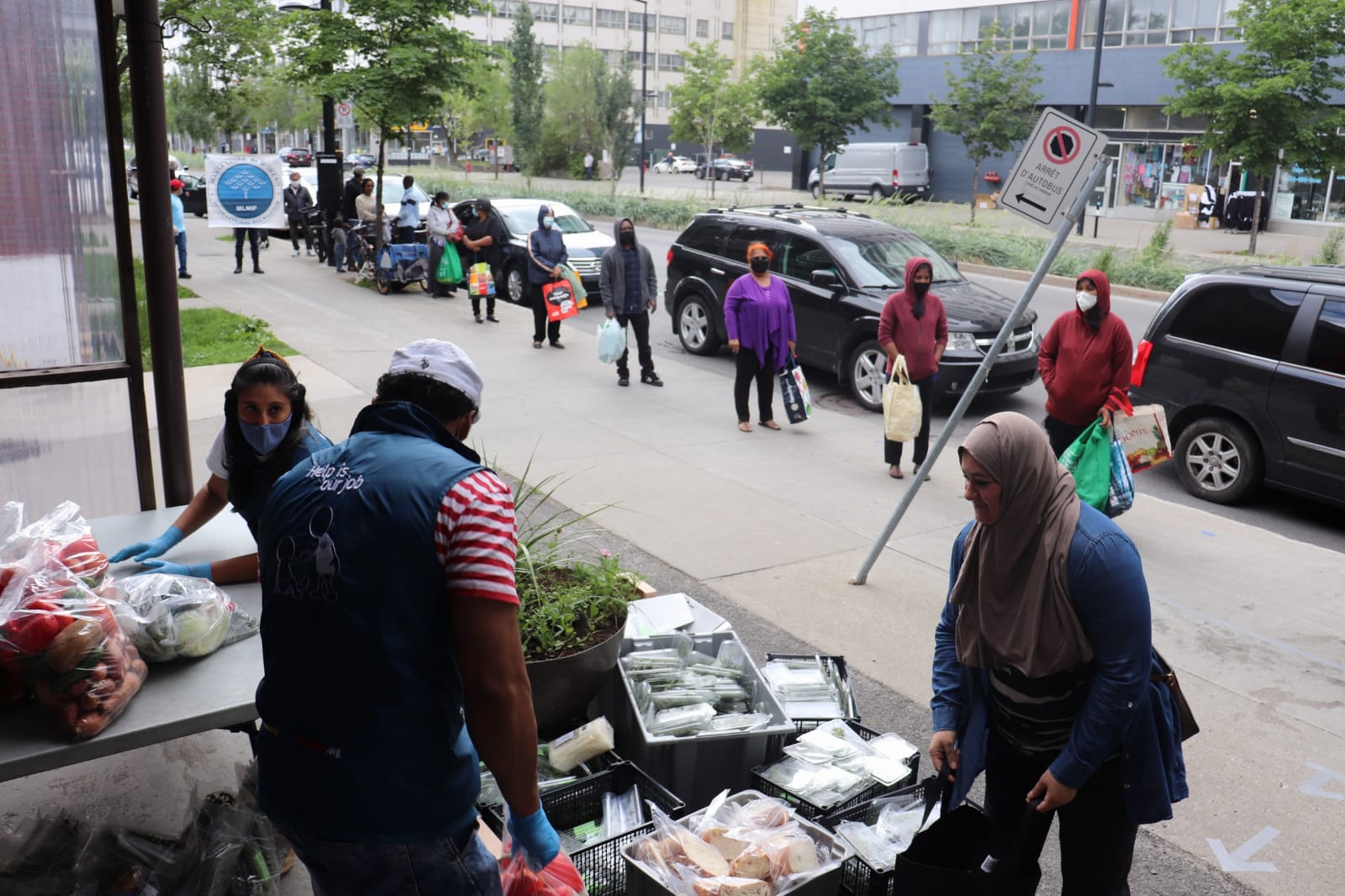 entrega-de-ayudas-alimentarias-en-canada