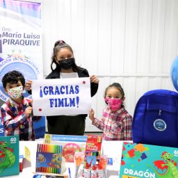 Entrega de kits escolares en Lima Centro, Perú. Abril 2021