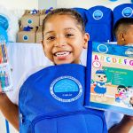 Los niños de Puerto César recibieron kits de útiles escolares para continuar con su año lectivo.