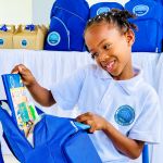 La Fundación llevó felicidad a los niños de Puerto César con la entrega de kits escolares.