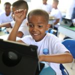 Los niños de Puerto César cumplieron el sueño de tener una tablet gracias a las ayudas recaudadas en la campaña "Ayudas que conectan".