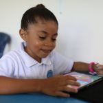 Los niños de Puerto César cumplieron el sueño de tener una tablet gracias a las ayudas recaudadas en la campaña "Ayudas que conectan".