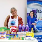 Entrega de canastas de víveres para familias de Quito y Guayaquil