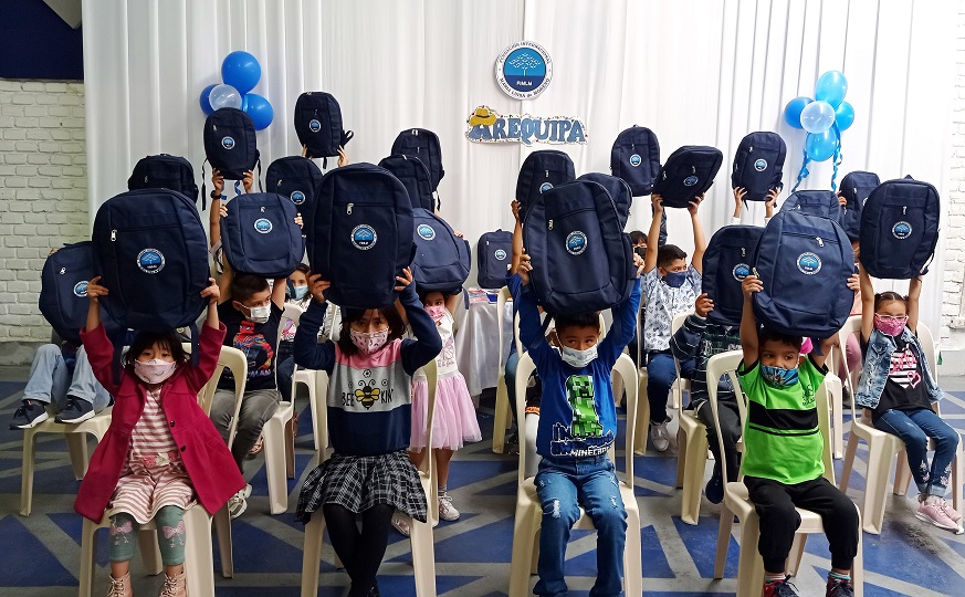 AAPortada_Entrega de Kits Escolares en Arequip_Peru