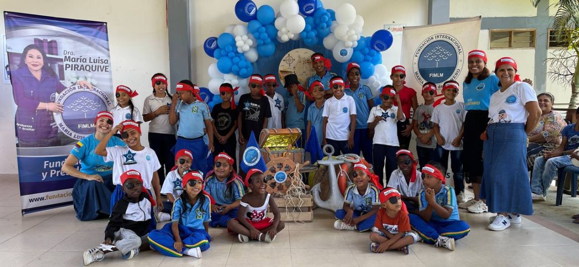 En la Institución Educativa Puerto César, sede Puerto Bello en Turbo, La Fundación desarrolló una divertida jornada para estudiantes y padres de familia, quienes aprendieron sobre la autoestima y el valor de la libertad.