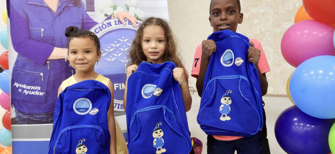 Cerca de 200 niños recibieron kits escolares en Tuluá