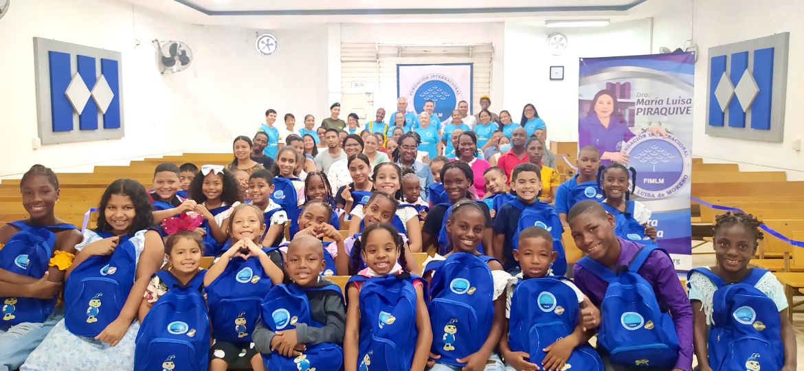 Entrega de 37 kits escolares a niños de Florida, Valle