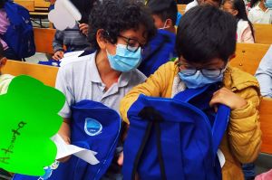 Niños reciben kits escolares al norte de Popayán