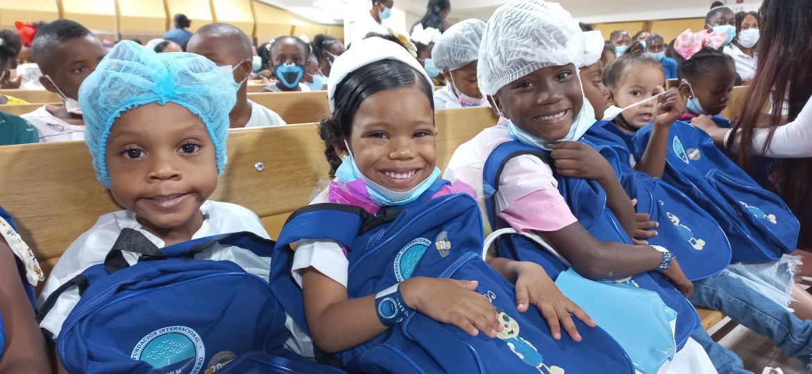 Entrega kits Escolares en Tumaco - Nariño