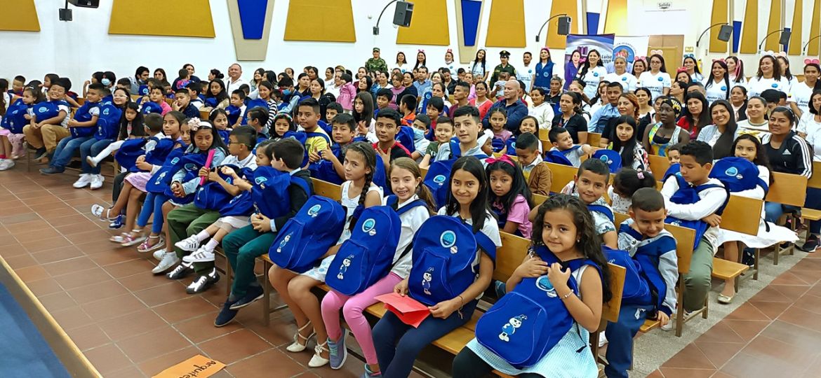 Niños recibieron kits escolares al occidente y sur de Popayán