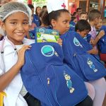 Entrega de kits escolares a niños del municipio de Pivijay