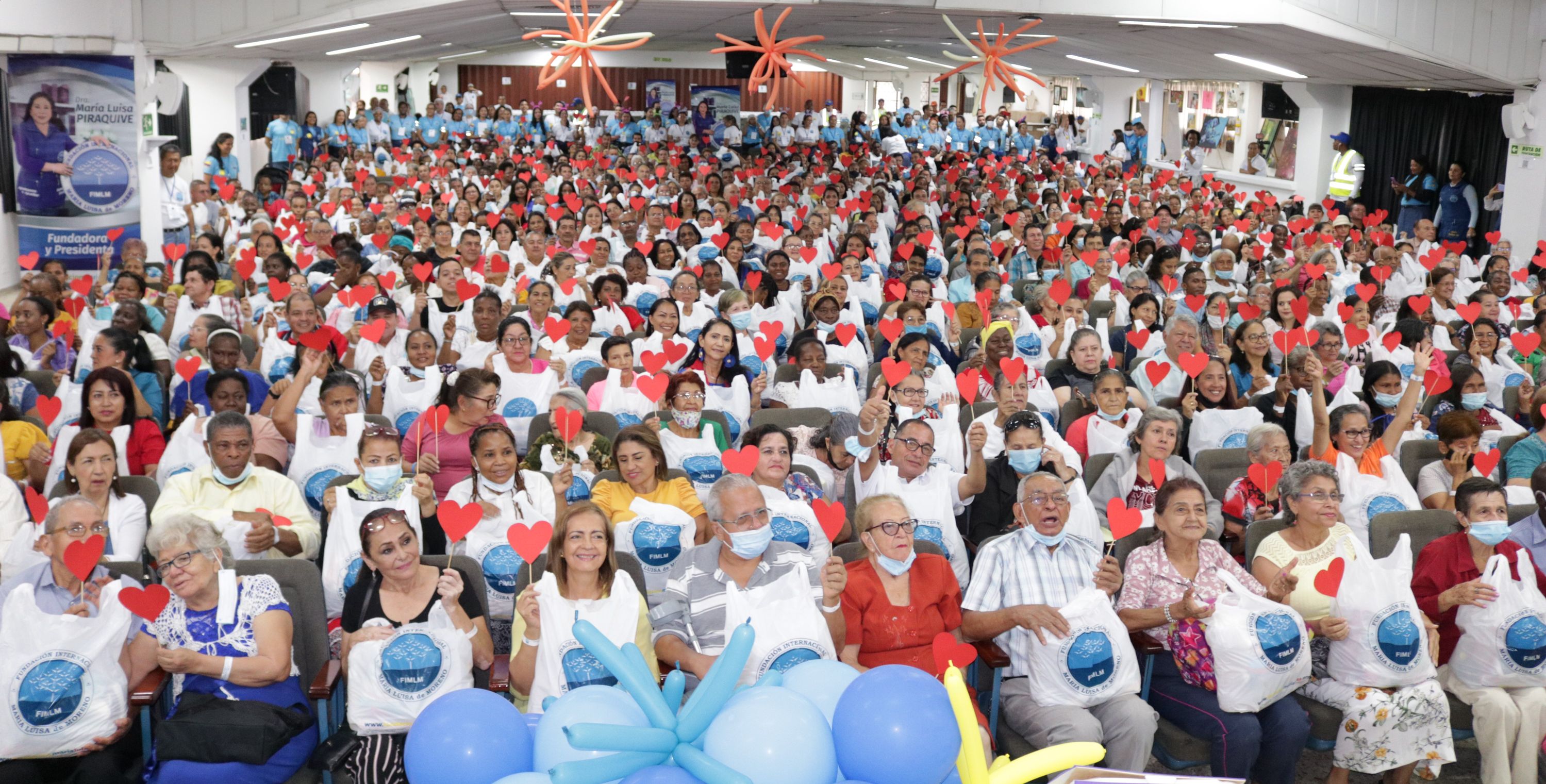 la-fundacion-entrega-mercados-a-mas-de-500-familias-en-cali-valle-del-cauca